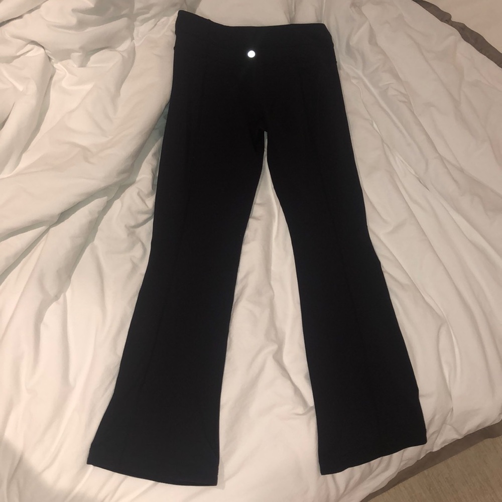 LULULEMON groove flare pants size 6